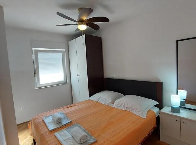 Maholiday * Μακάρσκα