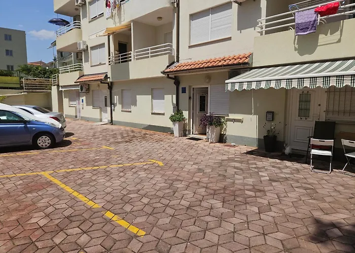 Maholiday Μακάρσκα